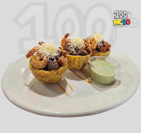 Tartaleta de Platano Steack / Camaron / Chicarrón